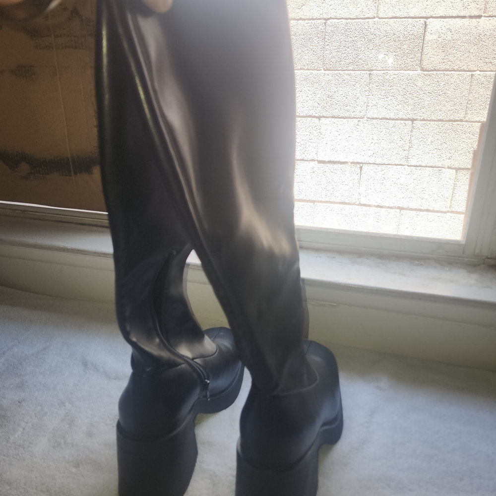 Wild Fable Black Heeled Boots Classic Design - Picture 5 of 8